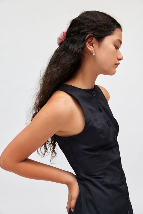 Slide View: 5: Kimchi Blue Sandy Open-Back Sleeveless Shift Dress