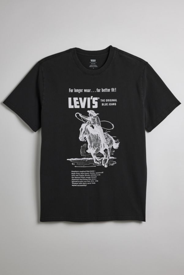 Slide View: 1: Levi’s® Longer Wear Graphic Tee