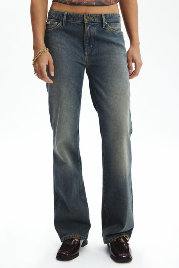 Slide View: 2: GUESS JEANS G80 Mid-Rise Straight Jean