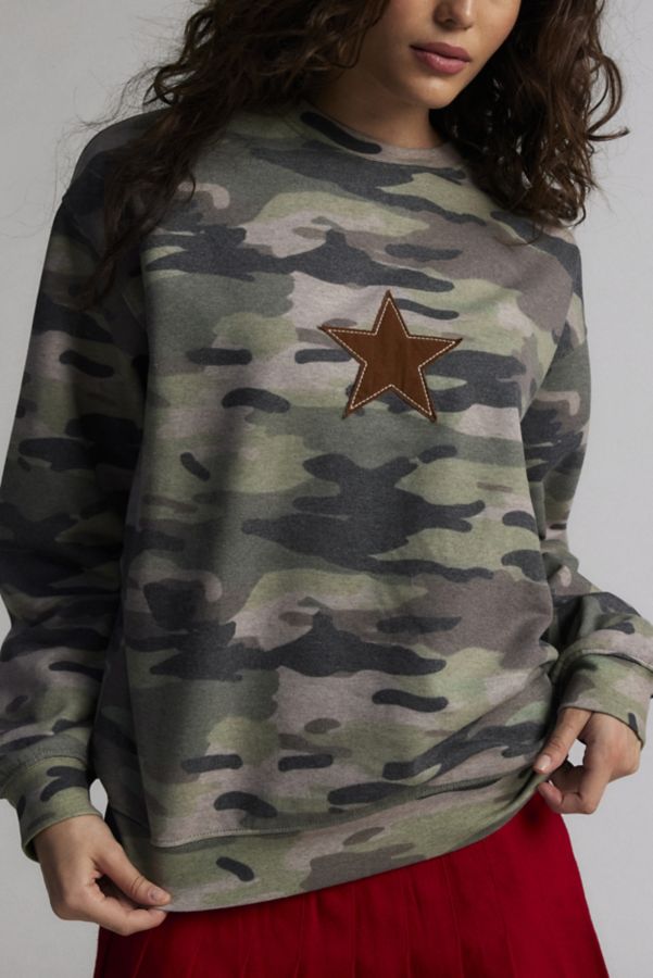 Slide View: 1: Star Applique Graphic Camo Crew Neck Sweatshirt