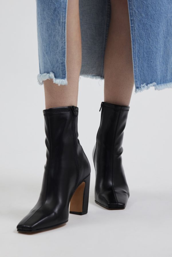 Slide View: 1: Steve Madden Vinka Ankle Boot