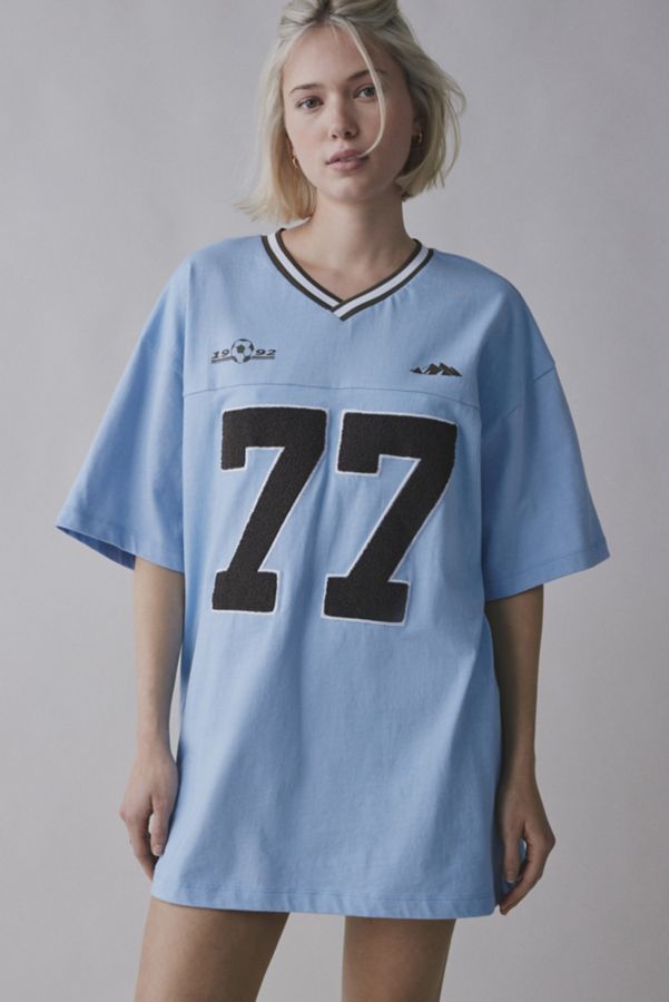 Slide View: 4: Cairo Oversized V-Neck Jersey Tee