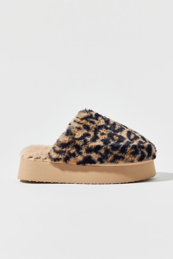 Slide View: 2: UO Printed Fleece Platform Slipper