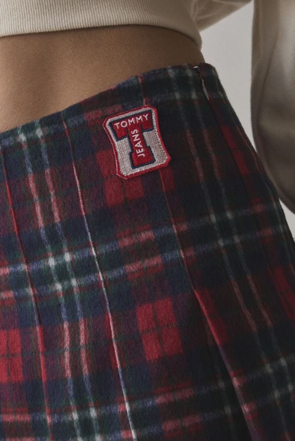 Slide View: 3: Tommy Jeans Plaid Pleated Mini Skirt