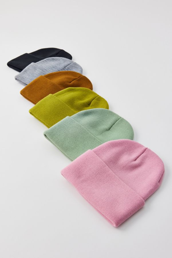 Slide View: 2: UO Jessie Essential Ribbed Beanie