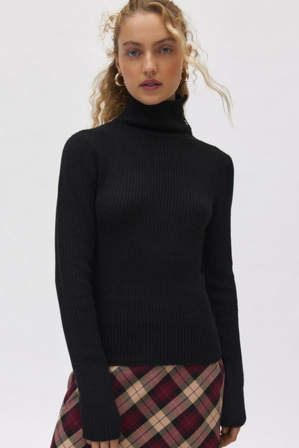 Slide View: 3: BDG Grayson Buttoned Turtleneck Sweater