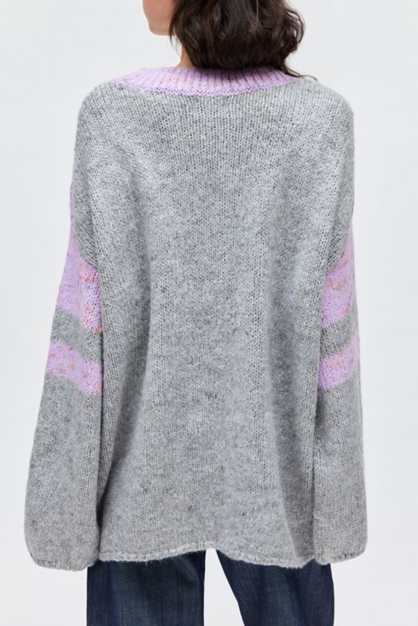 Slide View: 5: BDG Stella Star Graphic Oversized Pullover Sweater