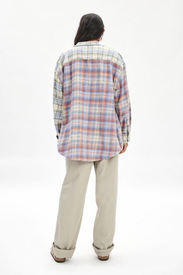 Slide View: 4: BDG Dani Oversized Flannel Shirt