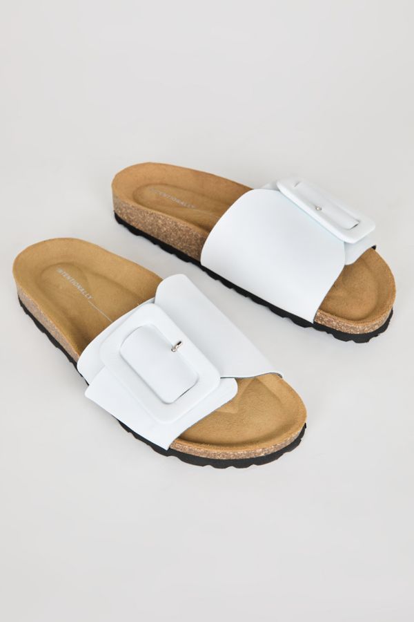 Slide View: 3: Intentionally Blank Clarice Leather Sandal