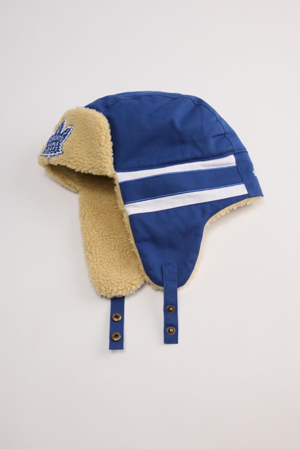 Slide View: 1: Chapeau d'hiver Mitchell & Ness LNH Maple Leafs de Toronto avec rabats pour les oreilles