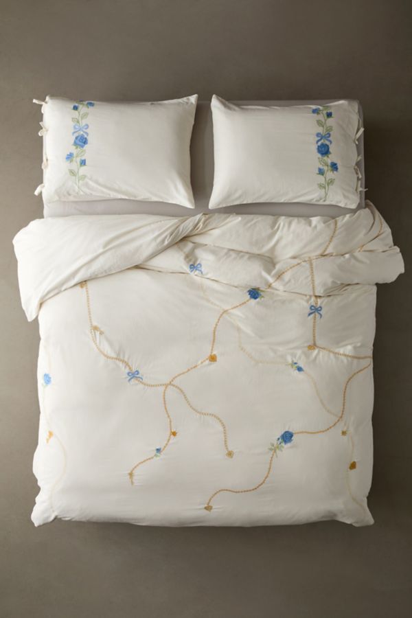 Slide View: 2: Locket Embroidered Duvet Cover