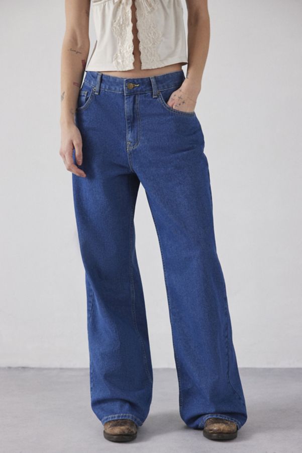 Slide View: 2: BDG Ozzy Loose Jean