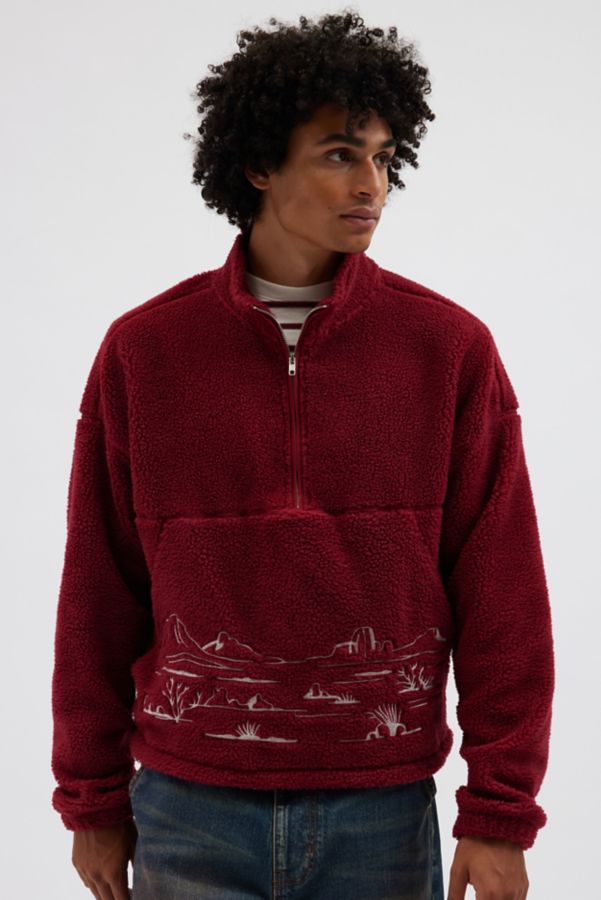 Slide View: 1: BDG Scotty Chainstitch Fleece Half-Zip Mock Neck Sweatshirt