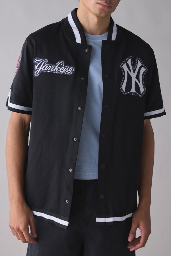 Slide View: 2: Pro Standard MLB New York Yankees Baseball Jersey Tee