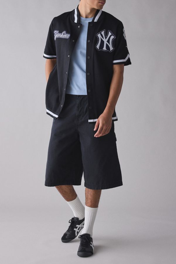 Slide View: 3: Pro Standard MLB New York Yankees Baseball Jersey Tee