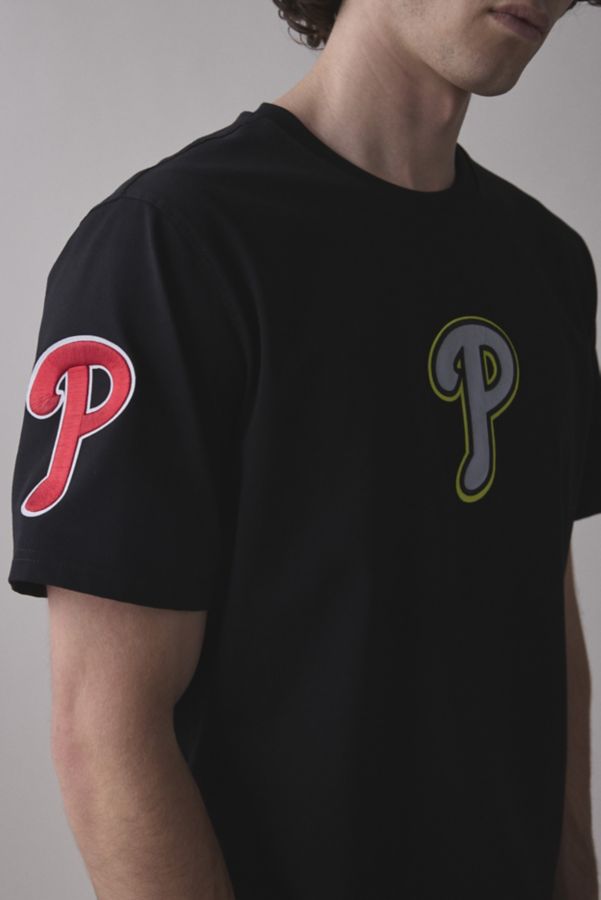 Slide View: 4: Pro Standard MLB Philadelphia Phillies Team Logo Tee