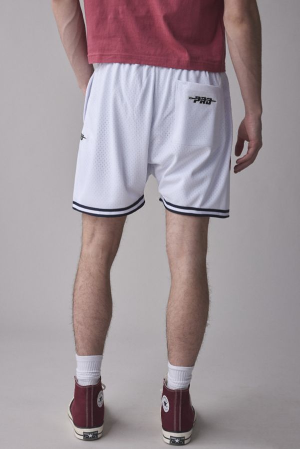 Slide View: 3: Pro Standard MLB Atlanta Braves Mesh Basketball Short