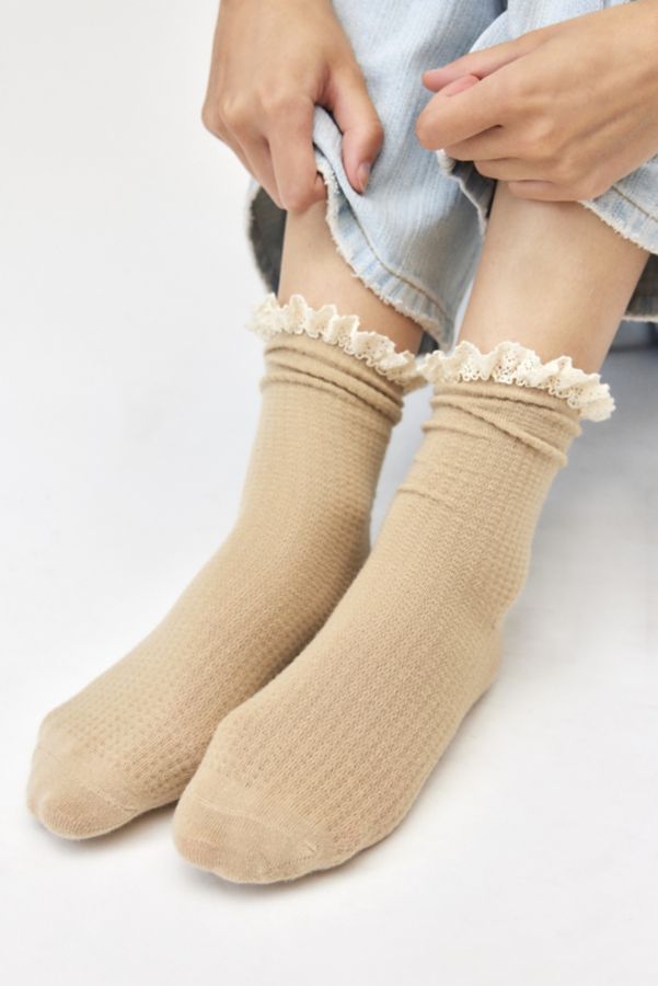 Slide View: 2: Lace-Trim Waffle Knit Sock