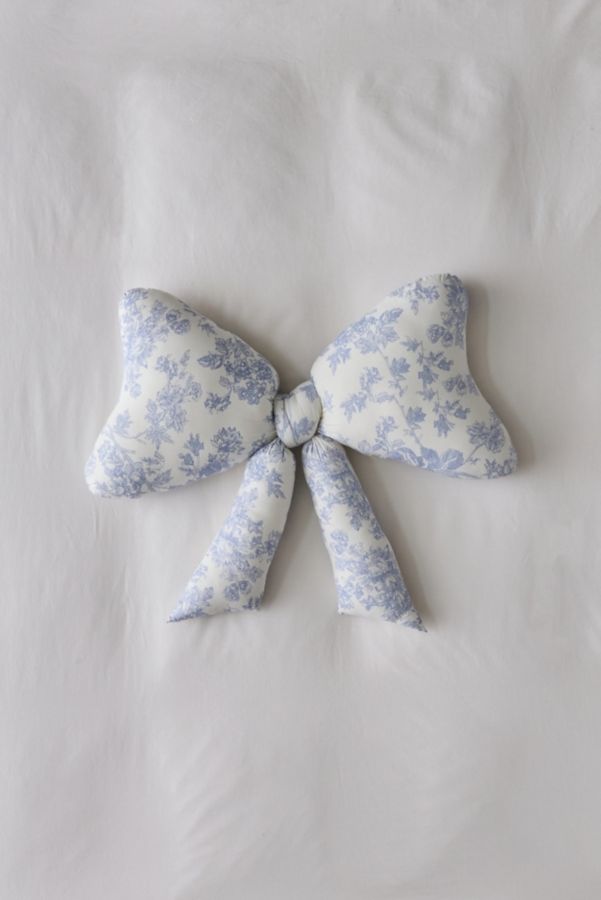 Slide View: 2: Big Bow Printed Throw Pillow