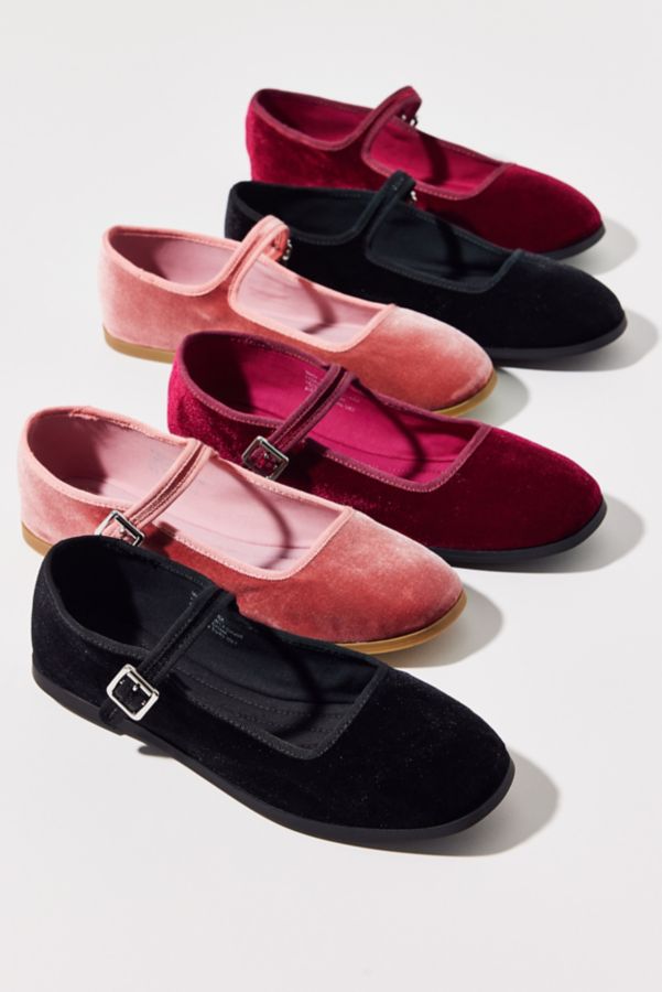 Slide View: 1: UO Madeline Velvet Mary Jane Ballet Flat