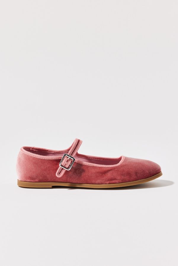 Slide View: 2: Ballerine Mary Jane en Velours Madeline UO