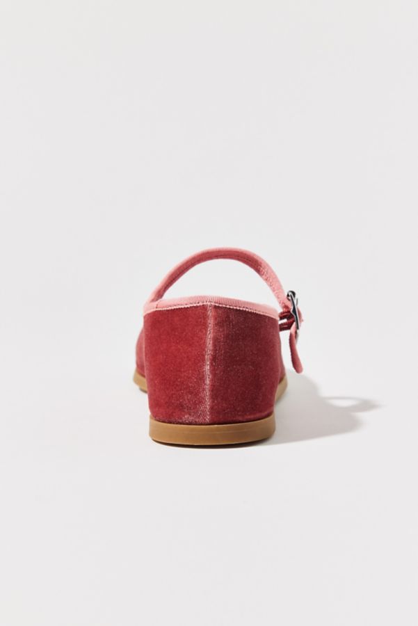 Slide View: 4: Ballerine Mary Jane en Velours Madeline UO