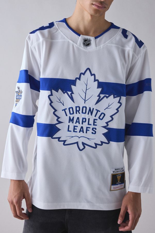 Slide View: 1: Mitchell & Ness NHL Toronto Maple Leafs 2018 William Nylander Long Sleeve Hockey Jersey