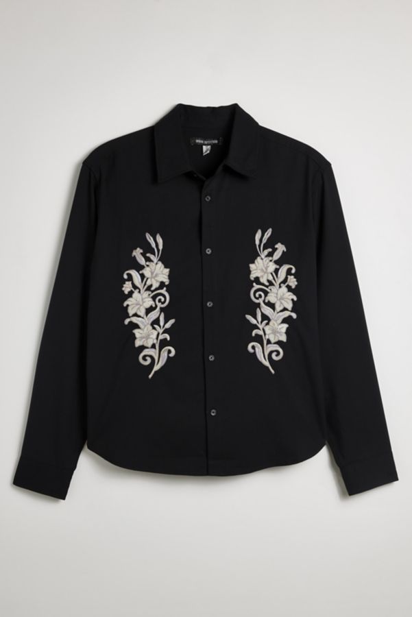 Slide View: 2: UO Floral Embroidered Long Sleeve Dress Shirt