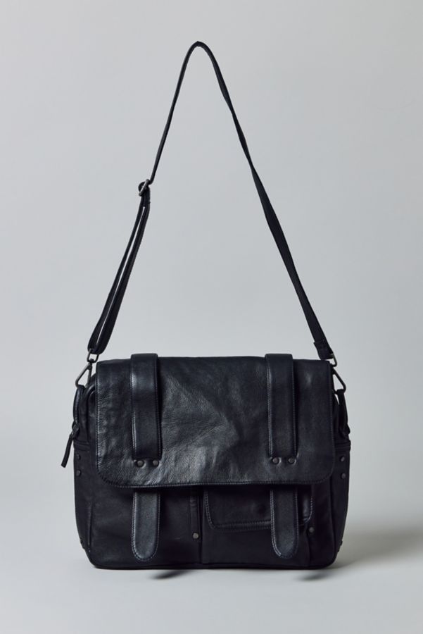 Slide View: 1: Classic Leather Messenger Bag