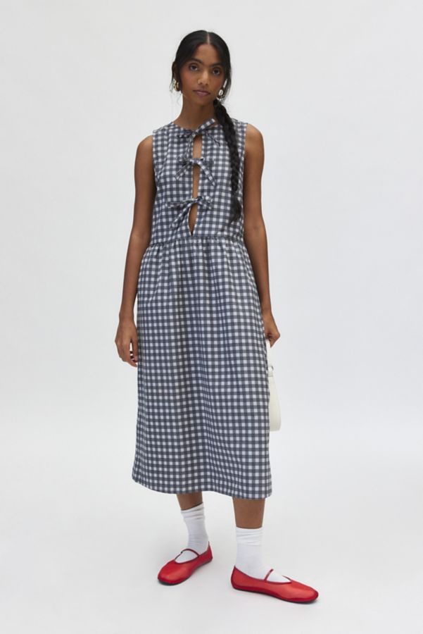 Slide View: 5: Motel Prelith Tie-Front Bow Gingham Midi Dress