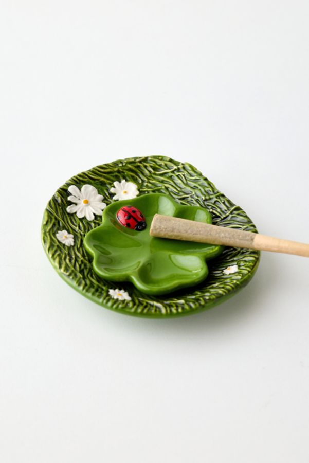 Slide View: 3: Clover Field Ceramic Ashtray