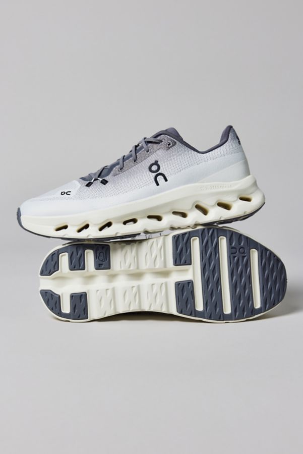 Slide View: 1: On Men's Cloudtilt Sneaker