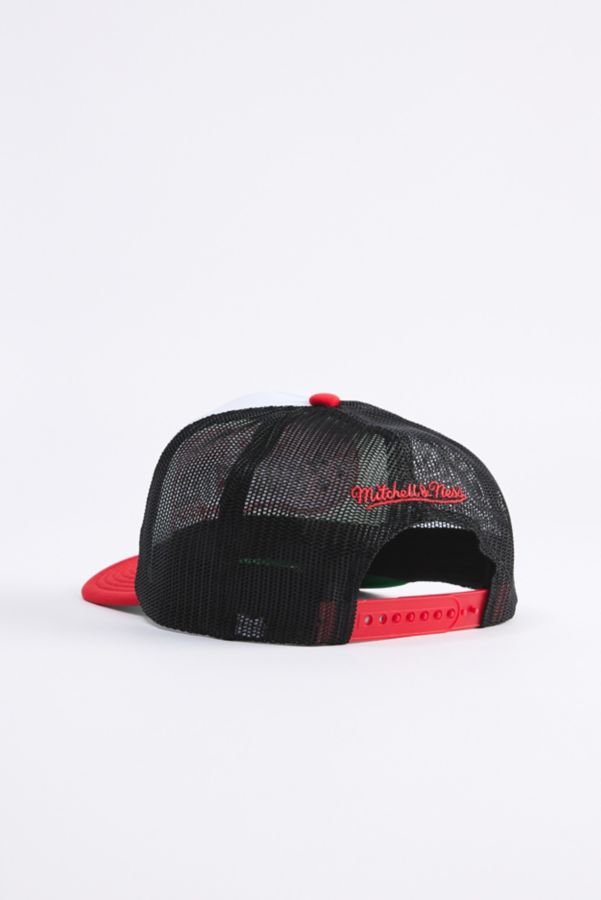 Slide View: 2: Mitchell & Ness NCAA Ohio State Globe Trucker Hat