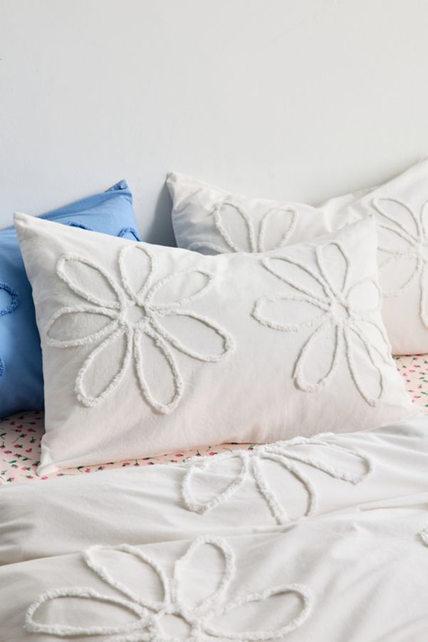 Slide View: 1: Daisy Tufted Core Sham Set