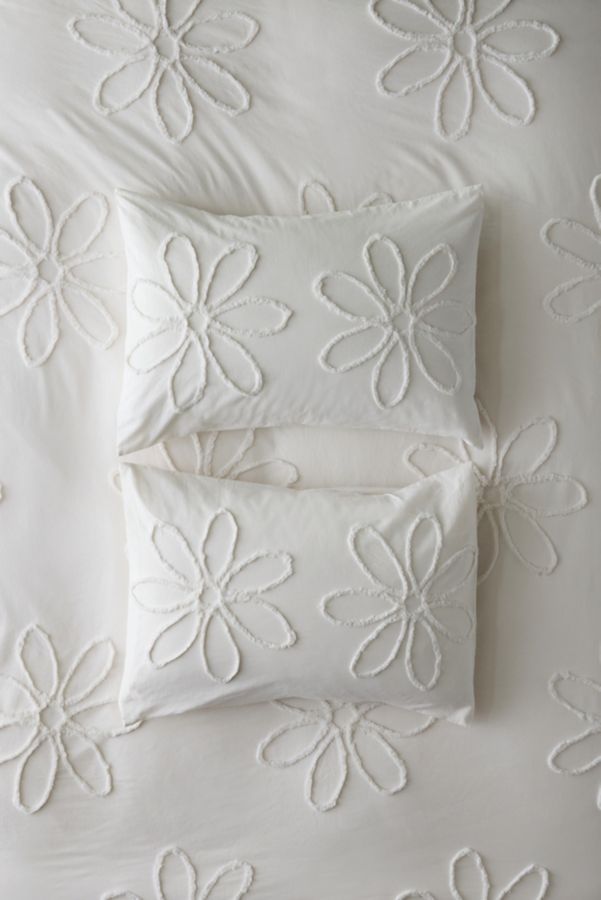 Slide View: 2: Daisy Tufted Core Sham Set