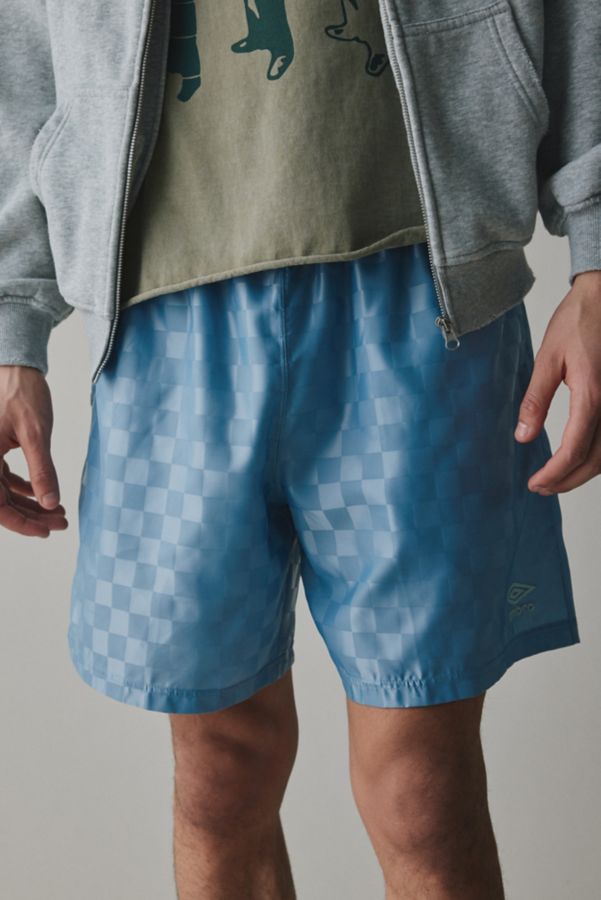 Slide View: 1: Umbro Checkerboard Pattern 7” Short