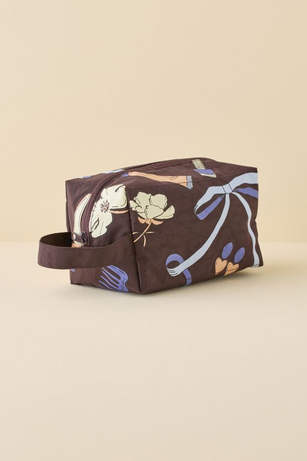 Slide View: 1: BAGGU Dopp Kit