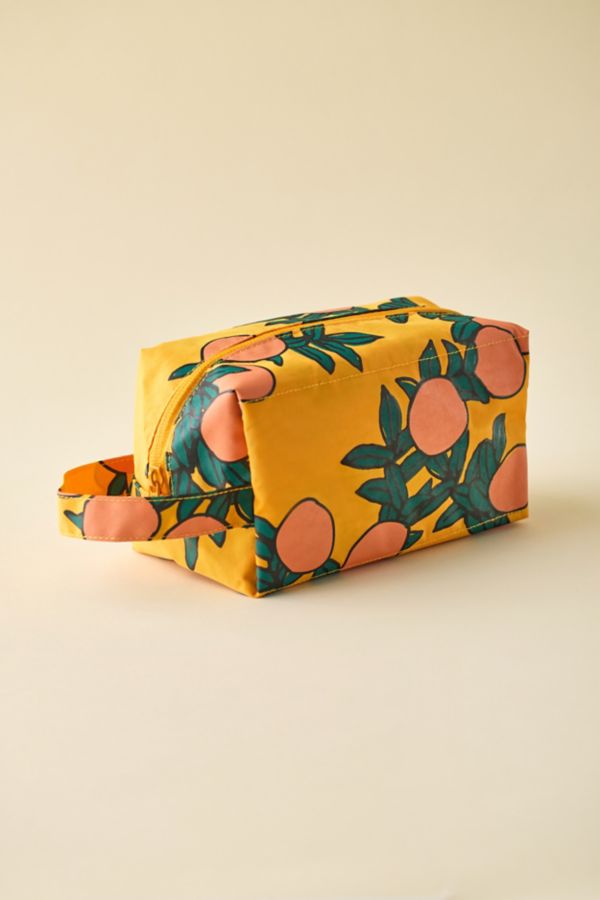 Slide View: 1: BAGGU Dopp Kit