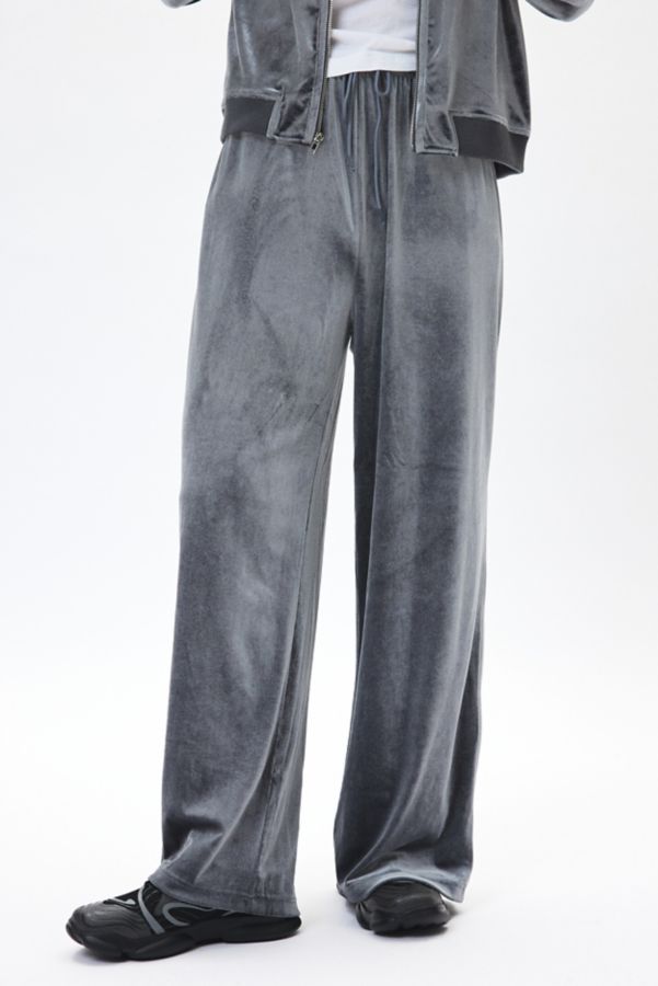 Slide View: 1: UO Mammoth Velour Track Pant