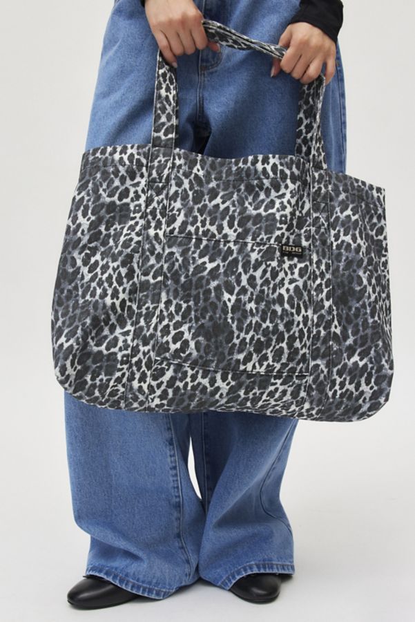 Slide View: 1: BDG Cheetah Print Large Tote Bag