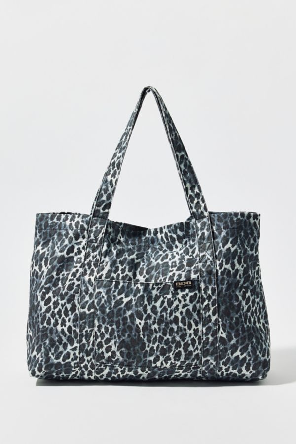 Slide View: 2: BDG Cheetah Print Large Tote Bag