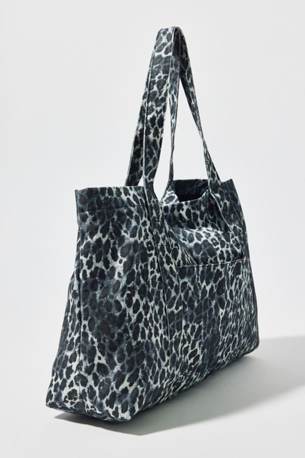 Slide View: 3: BDG Cheetah Print Large Tote Bag