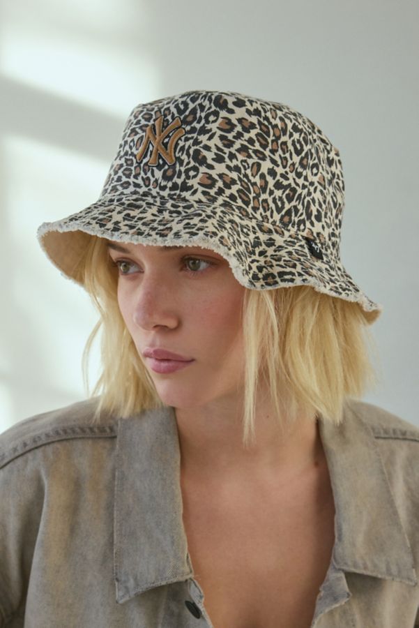 Slide View: 1: '47 Brand NY Yankees Lisa Animal Print Bucket Hat