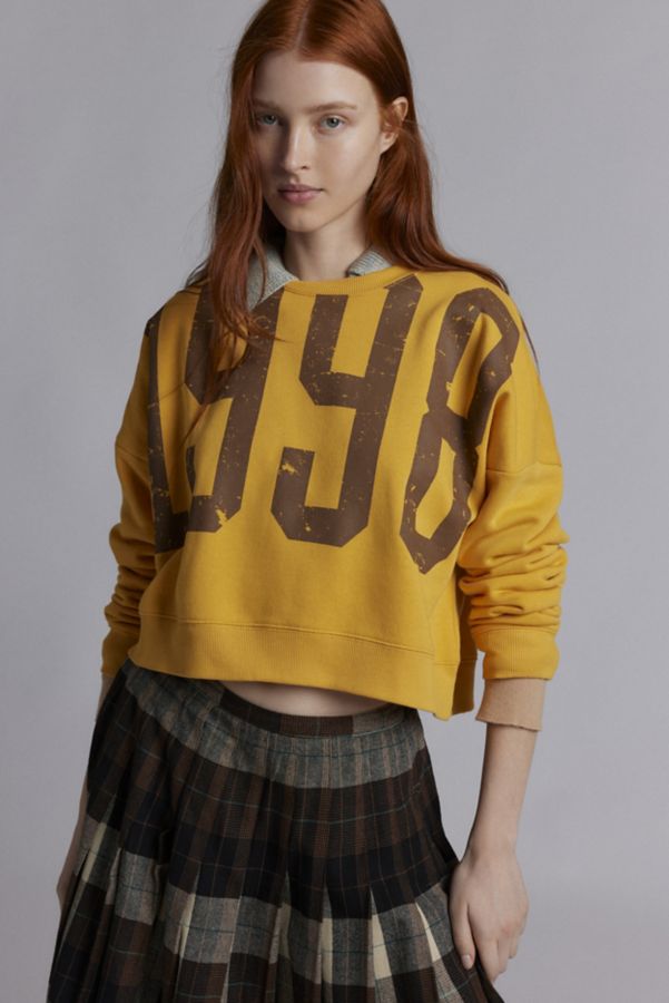 Slide View: 1: 1998 Graphic Cropped Crew Neck Pullover