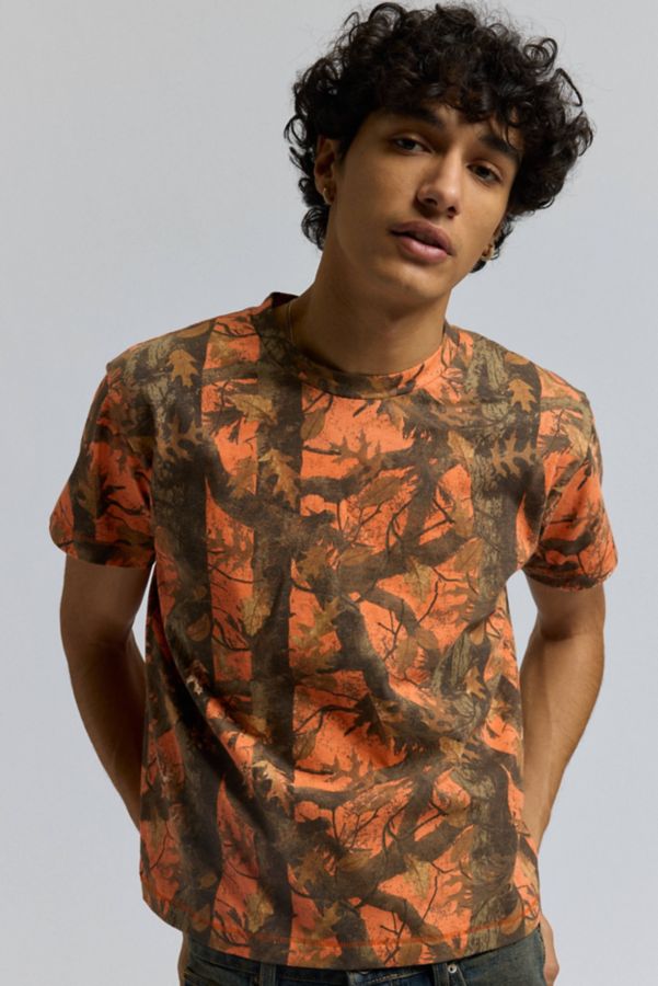 Slide View: 1: T-shirt BDG Motif Camouflage Feu de Camp