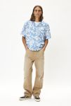 Thumbnail View 4: UO Hibiscus Pattern Short Sleeve Button-Down Shirt