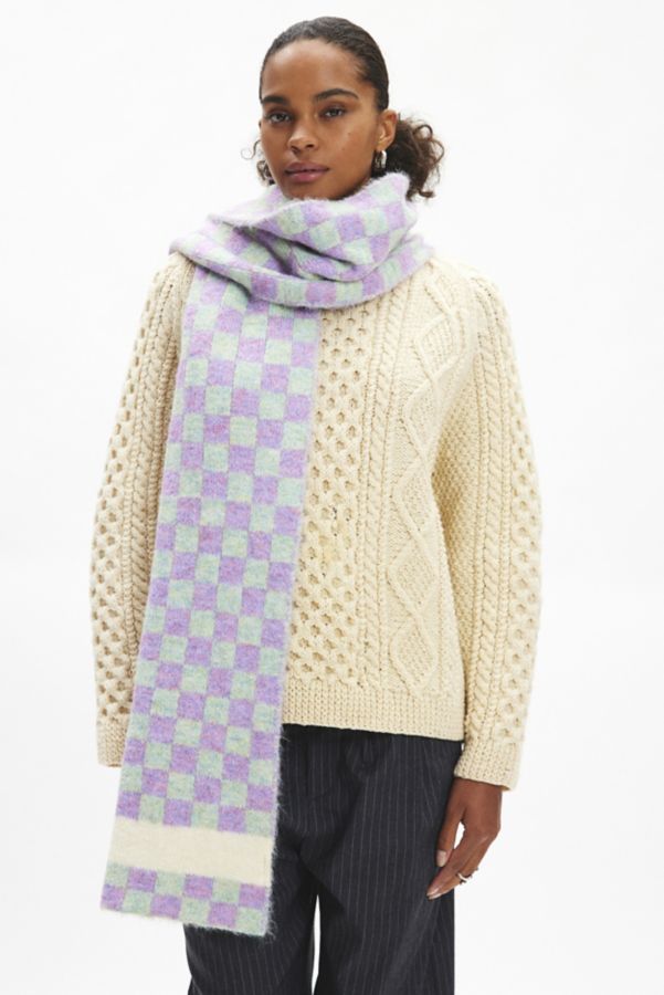 Slide View: 4: Checkered Knit Scarf