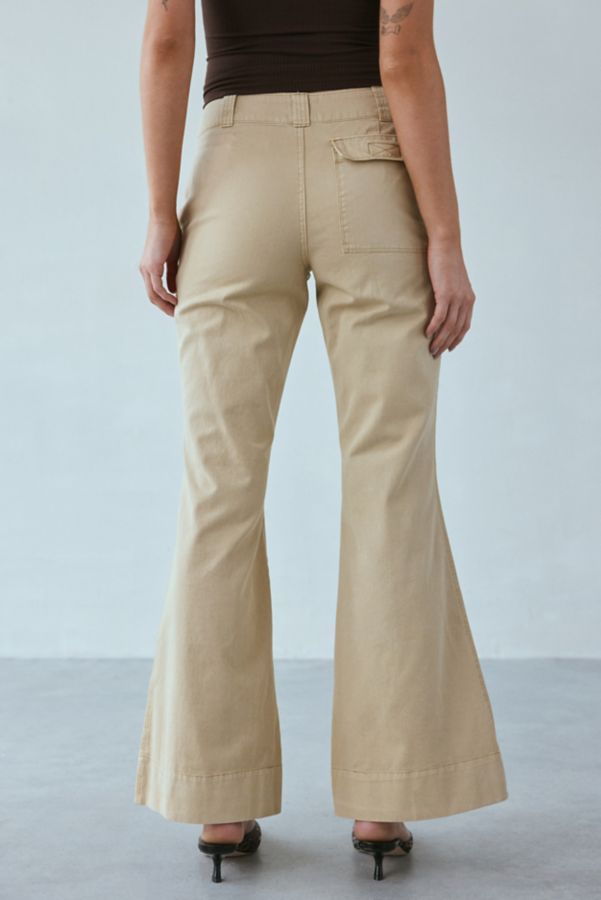 Slide View: 3: Pantalon Chino Bootcut BDG Cole Workwear