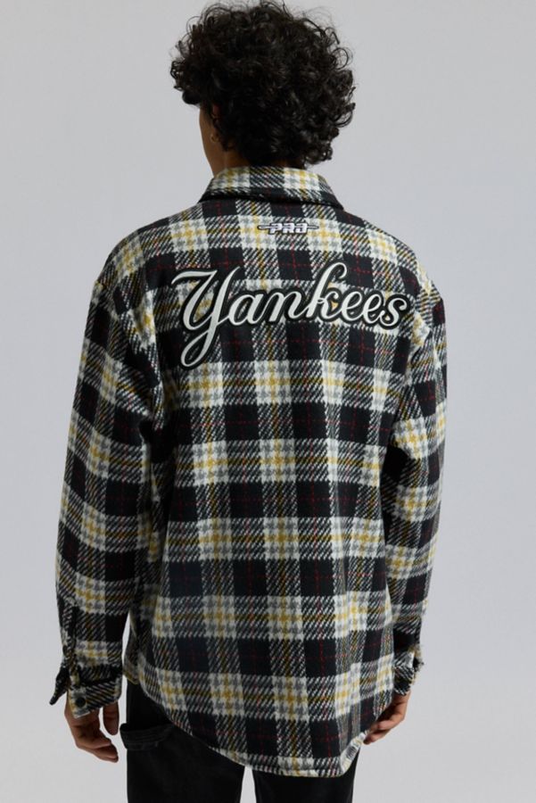 Slide View: 2: Pro Standard New York Yankees Long Sleeve Flannel Shirt