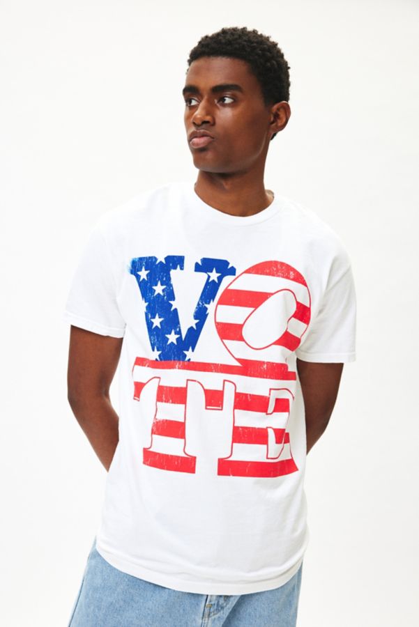 Slide View: 3: T-shirt Graphique Vote